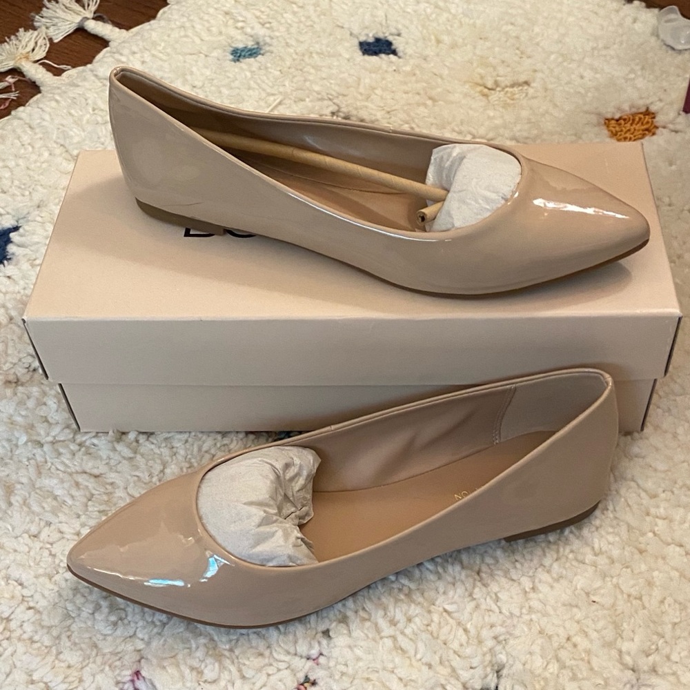 BCBGeneration Millie Flat in Patent Shell